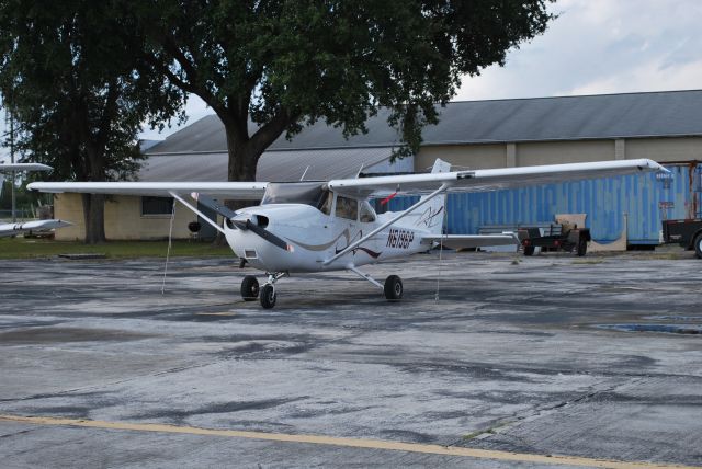 Cessna Skyhawk (N6196P)