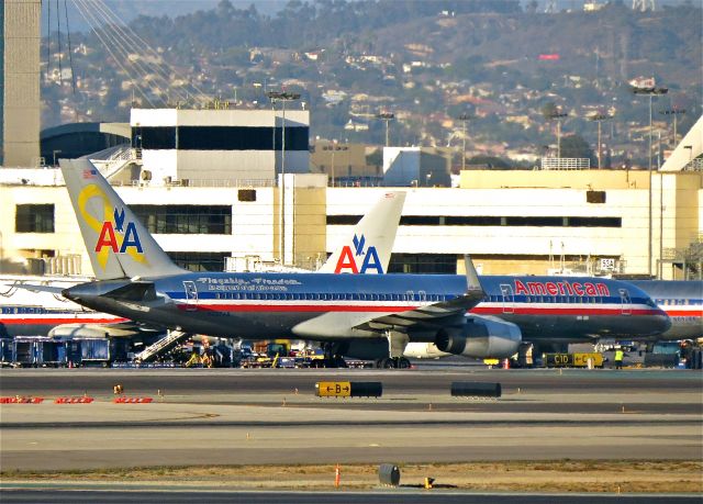 Boeing 757-200 (N690AA) - Support the troops - Yellow ribbon 10/21/14