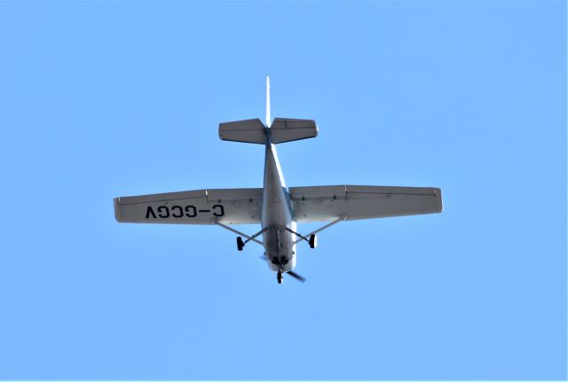 C-GCGV — - C-GCGV Cessna 152 Cargair Aviation Ltee survolant la ville de Lavaltrie QC. le 28-04-2023 à 09:52