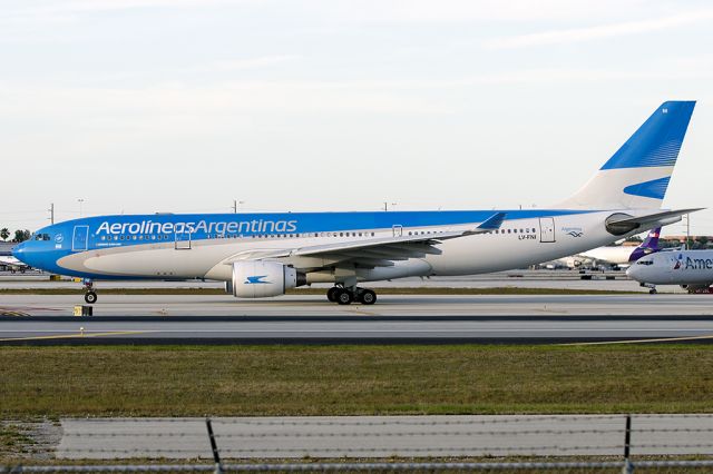 Airbus A330-200 (LV-FNI)