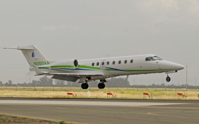 Learjet 45 (N300AA) - Landing runway three-zero, Merced Regional Airport