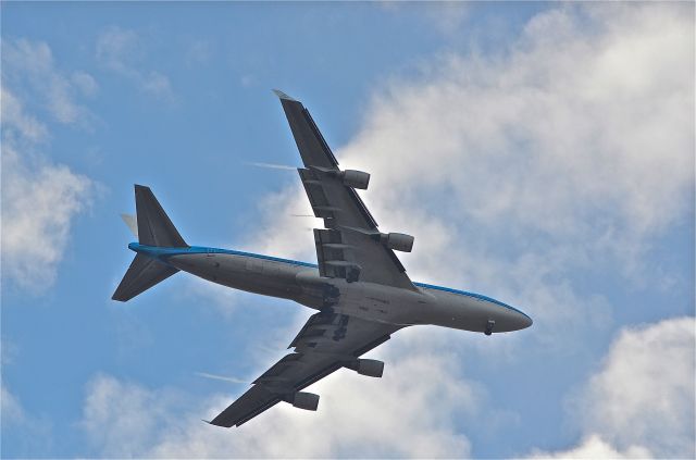 Boeing 747-200 — - On finals into Mexico City Intl.