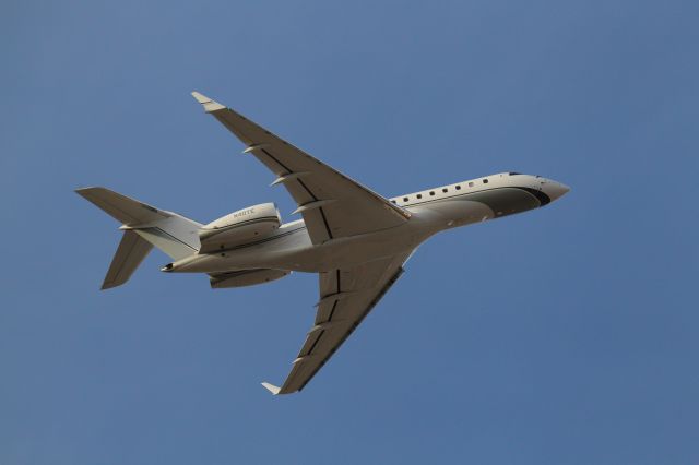 Bombardier Global 5000 (N40TE)