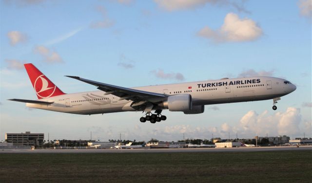 BOEING 777-300 (TC-LJG) - Landing at Miami International on the evening the of the 17th of September, 2018.