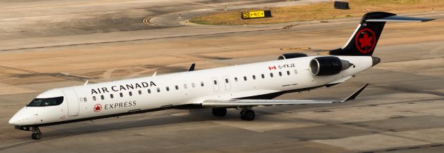 Canadair Regional Jet CRJ-700 (C-FKJZ)