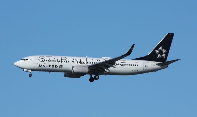 Boeing 737-800 (N26210)