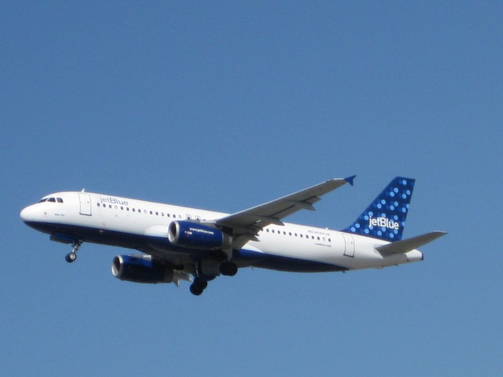 Airbus A320 (N554JB)