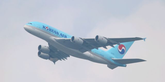 Airbus A380-800 (HL7613)