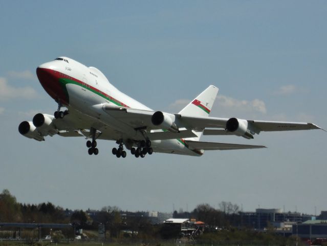 BOEING 747SP (A4O-SO)