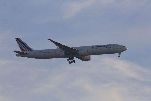 BOEING 777-300ER (F-GZND)