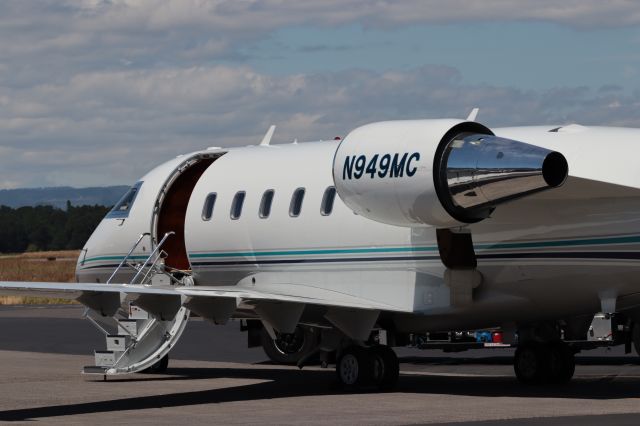 Canadair Challenger (N949MC) - Parked at Aero Air