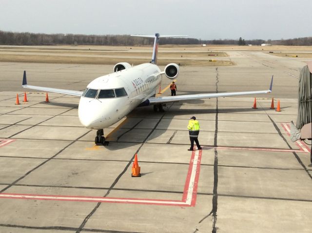 Canadair Regional Jet CRJ-200 —