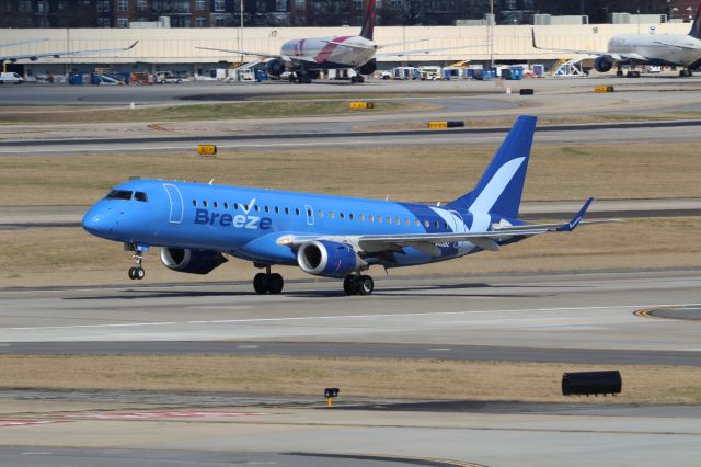 Embraer ERJ-190 (N115BZ)