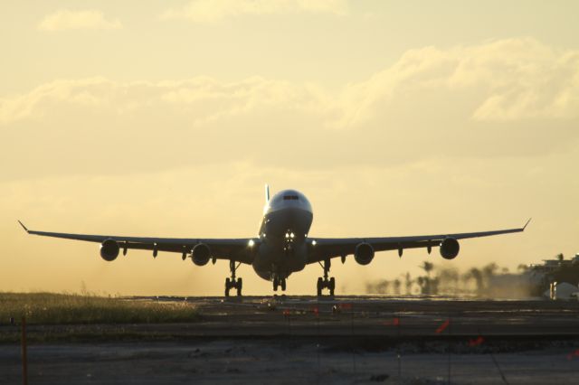 Airbus A340-300 (F-GLZS) - Air France departing TNCM runway 10 to France