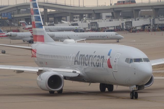 Boeing 737-800 (N355PU)