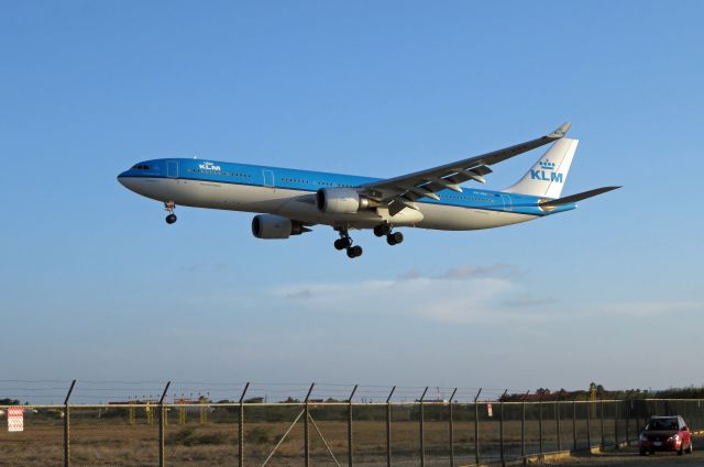 Airbus A330-300 (PH-AKE) - KLM765 welcome to Bonaire!!!
