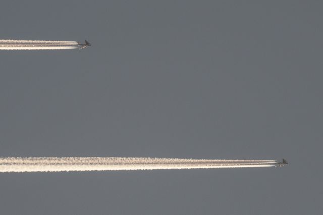 Boeing B-52 Stratofortress (61-0039) - ...deux B-52H vertical Evreux (27000) Francebr /61-0003 et 61-0039