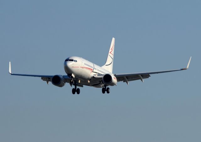 Boeing 737-700 (VP-CLR)