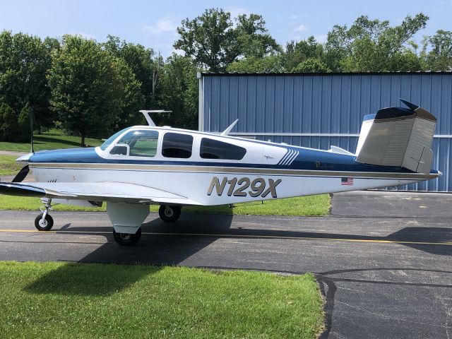 Beechcraft 35 Bonanza (N129X)