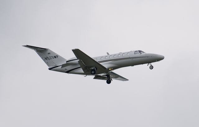 Cessna Citation CJ3 (N525MP) - Rwy 02L arrival @KDPA.