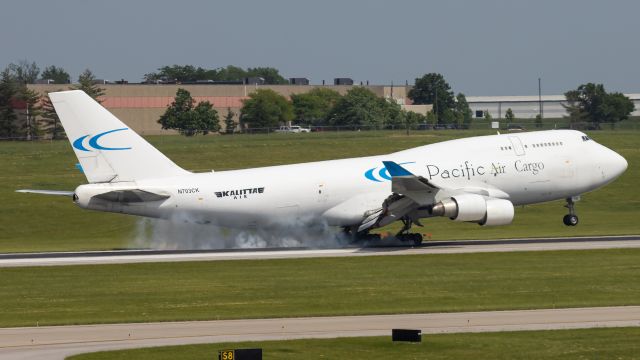 Boeing 747-400 (N703CK)