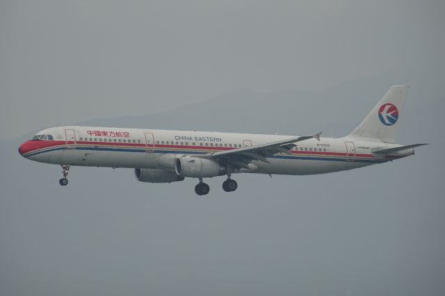 Airbus A321 (B-6925)