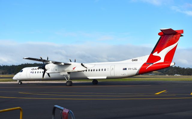 de Havilland Dash 8-400 (VH-LQL) - Qantaslink Dash 8-402Q VH-LQL (msn 4449) at Wynyard Airport Tasmania Australia. 16 May 2025.