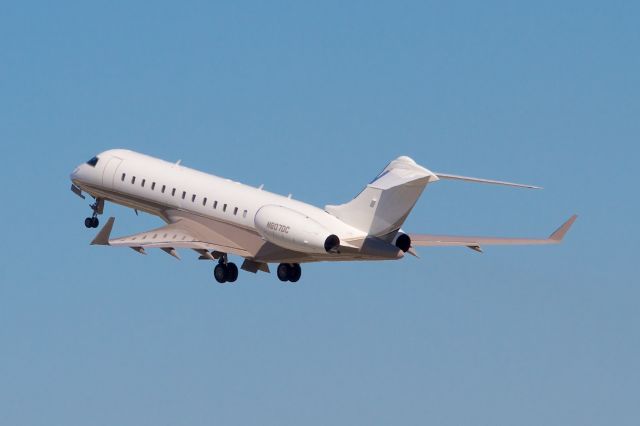 Bombardier Global Express (N807DC)