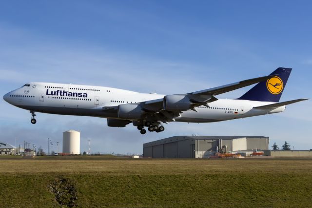 BOEING 747-8 (D-ABYL) - Landing after a test flight on Rwy 34L