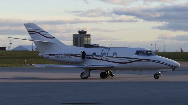 Dassault Falcon 10 (N528JL)