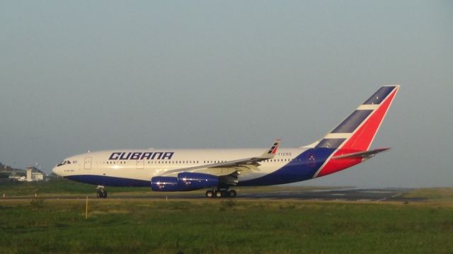 Ilyushin Il-96 (CUT1250)