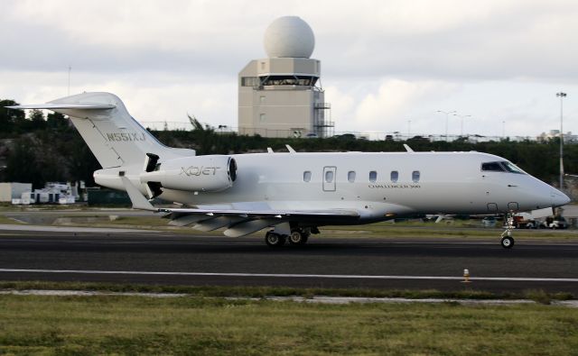 Bombardier Challenger 300 (XOJ551)