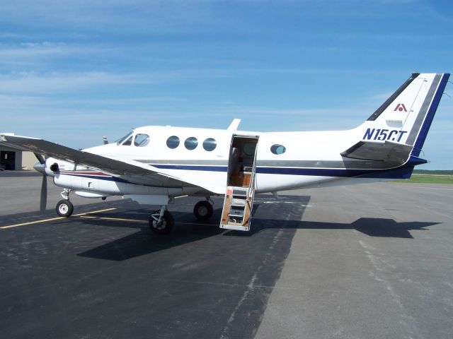 Beechcraft King Air 90 (N15CT)