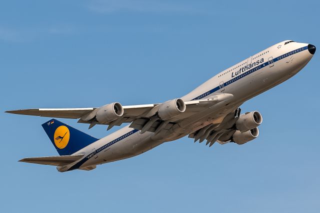 BOEING 747-8 (D-ABYT)