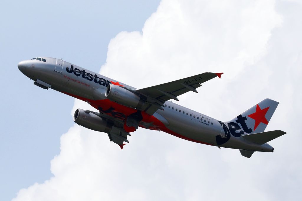 Airbus A320 (9V-JSY)