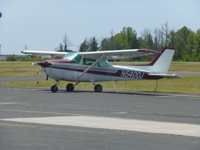 Cessna Skyhawk (N5400J)