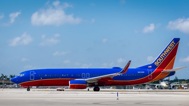 Boeing 737-800 (N8308K) - N8308K br /B738 CN:36682 br /SWA3920 FLL-HAV br /2017-04-27 KFLL RWY 10L