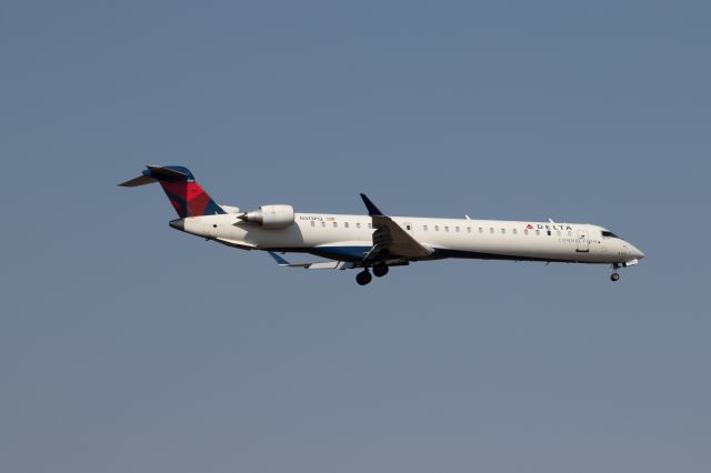 Canadair Regional Jet CRJ-900 (N313PQ)