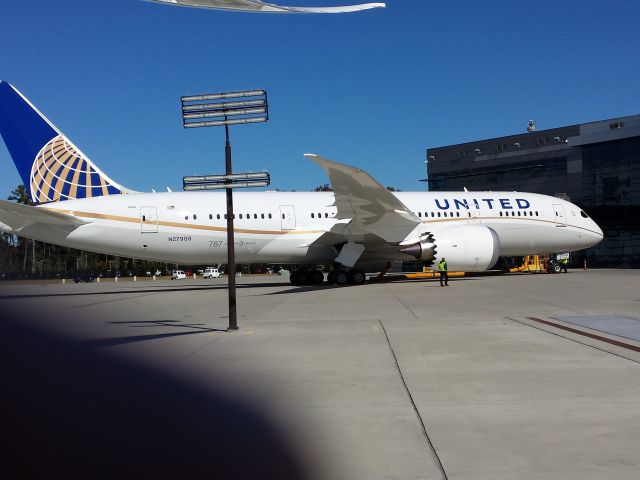 Boeing 787-8 (N27908) - Aircraft was FAA ticketed and at the Boeing Delivery Center, readying for delivery to United Airlines.