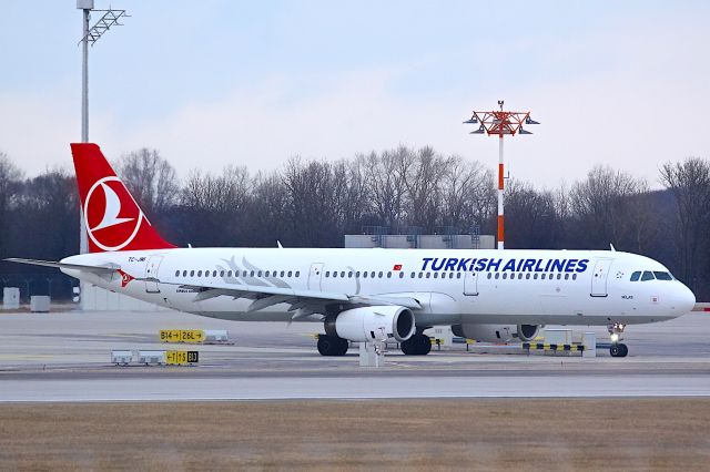 Airbus A321 (TC-JMI)