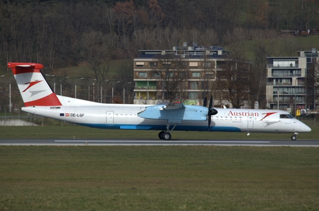 de Havilland Dash 8-400 (OE-LGF)