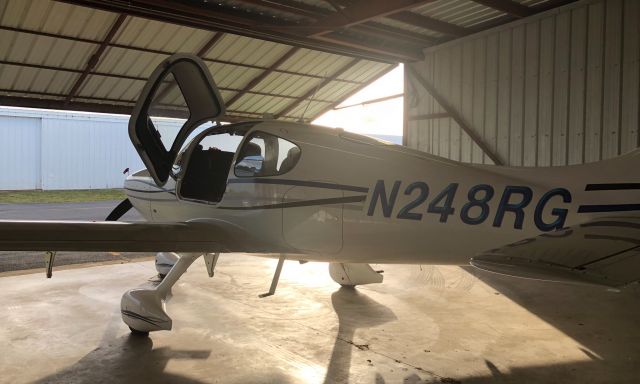 Cirrus SR-20 (N248RG)