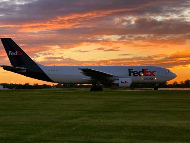 Airbus A300F4-600 (N746FD) - Ready to take the active right after sunset Flight 325 to Madison & Memphis. 