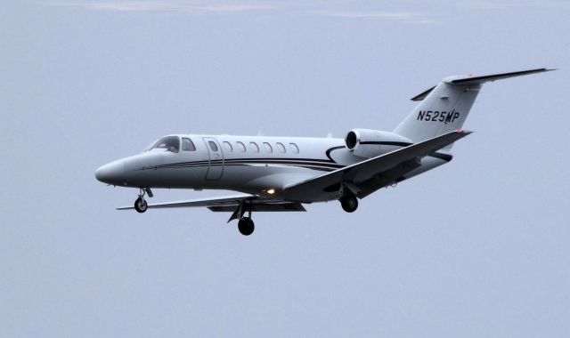 Cessna Citation CJ3 (N525MP) - On final is this 2006 Cessna Citation 525B in the Autumn of 2019.