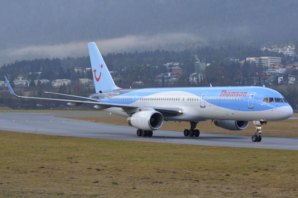 Boeing 757-200 (G-OOBH)