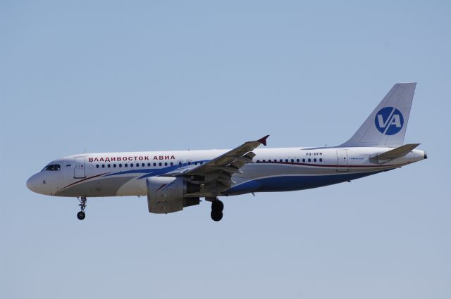 Airbus A320 (VQ-BFM) - Final Approach to Narita Intl Airport Rwy34L on 2013/02/21