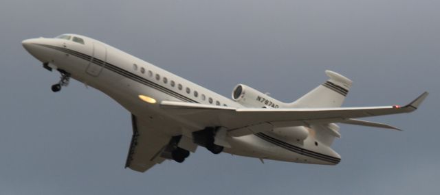 Dassault Falcon 7X (N787AD) - Takeoff from Runway 12 at Gary Regional Airport.