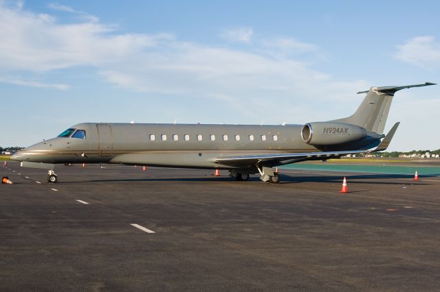 Embraer ERJ-135 (N924AK) - All the window shades are closed !