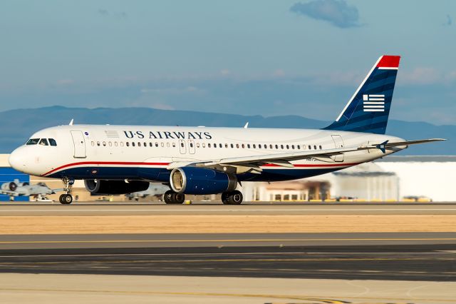 Airbus A320 (N675AW) - Now US Airways operated by American Airlines. Full Quality Photo here: a rel=nofollow href=http://www.airliners.net/photo/US-Airways-American/Airbus-A320-232/2649970/L/&sid=dcf37e18b39d589596a0e635544733d5http://www.airliners.net/photo/US-Airways-American/Airbus-A320-232/2649970/L/&sid=dcf37e18b39d589596a0e635544733d5/a