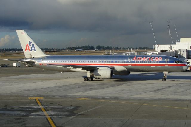 Boeing 757-200 (N652AA)